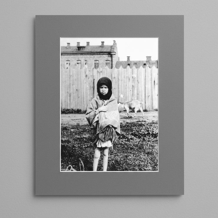 Історична фотографія Голодомору 1933 року Александра Вінербергера в сірій рамці