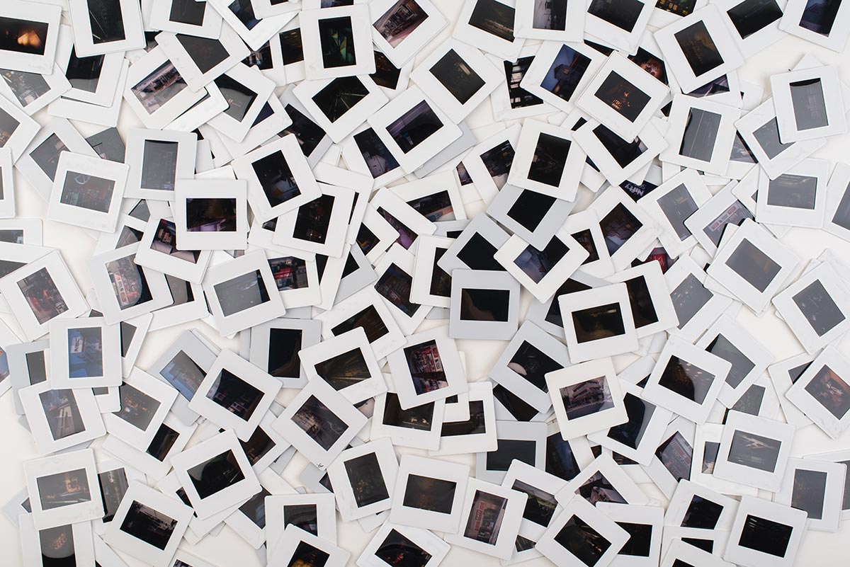 Оцифрування слайдів у Києві — перетворіть діапозитиви на яскраві цифрові фото